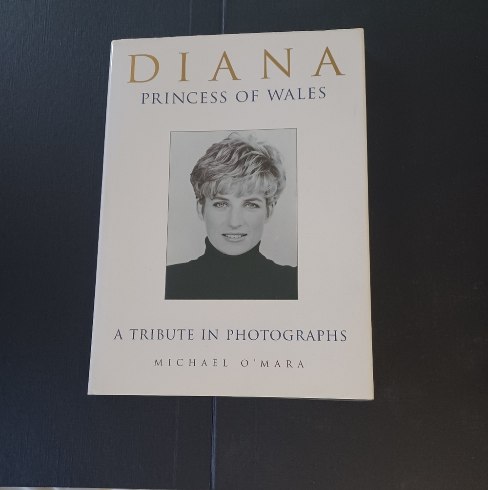 Diana Princess of Wales A Tribute in Photographs Michael O'Mara 1997 hardcover